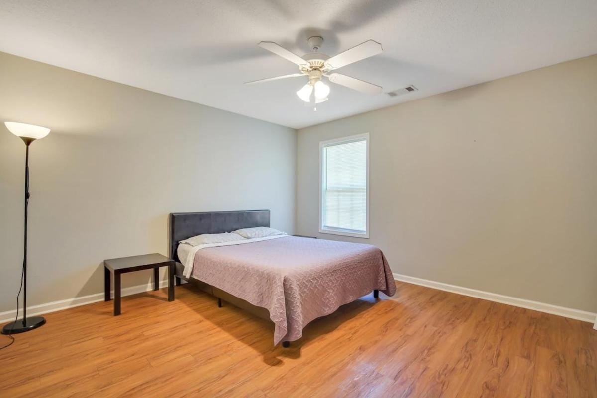 Charming Gray Home- 5 Mins From Gsu! Statesboro Exterior photo