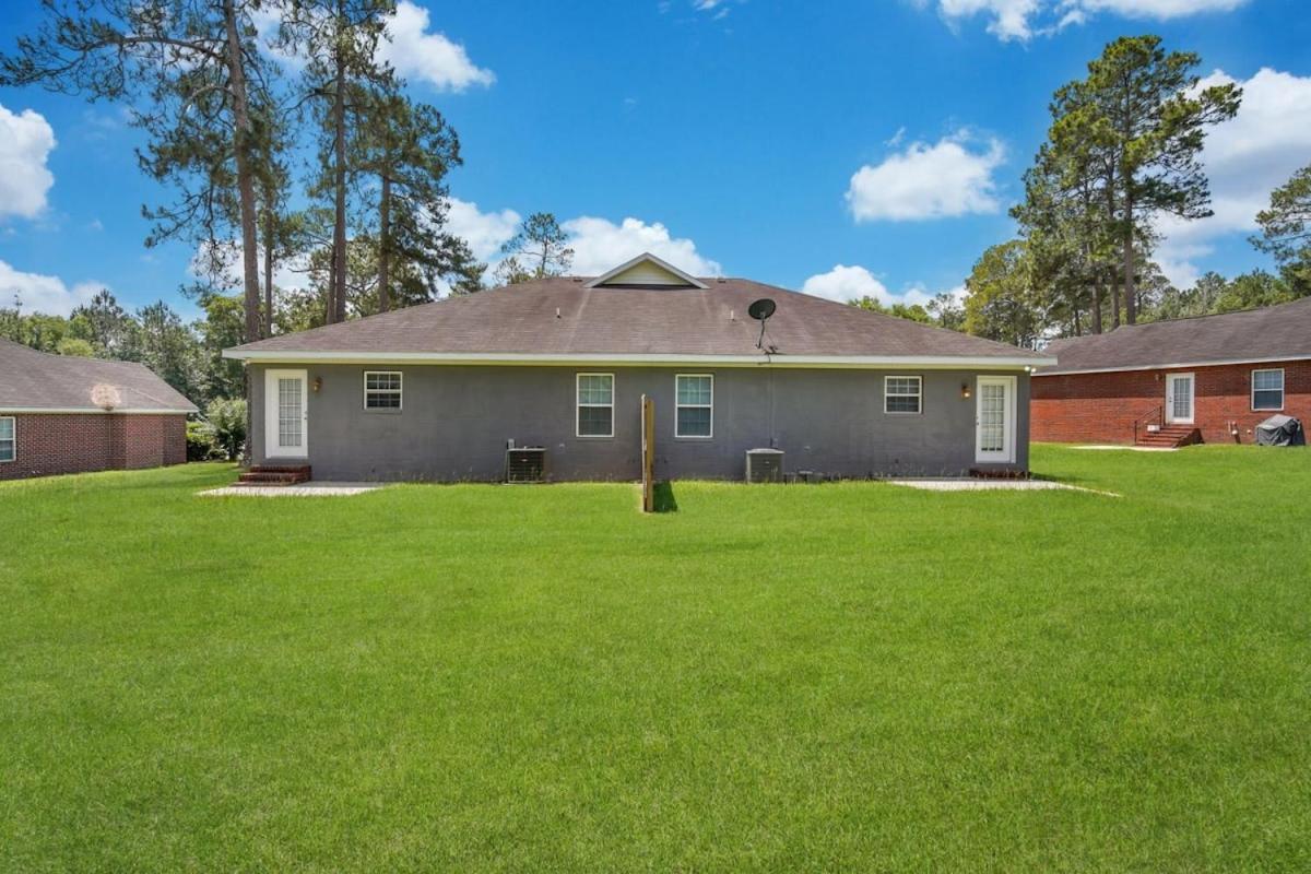 Charming Gray Home- 5 Mins From Gsu! Statesboro Exterior photo